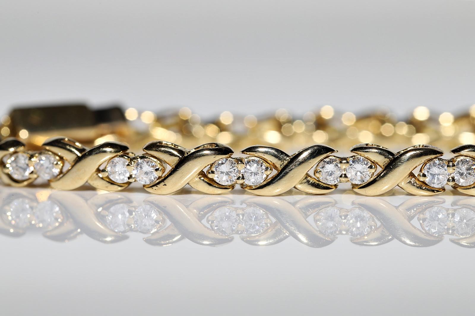 Vintage Circa 1980er Jahre 18k Gold Natürliches Diamant-Dekoriertes Vintage-Armband Damen im Angebot