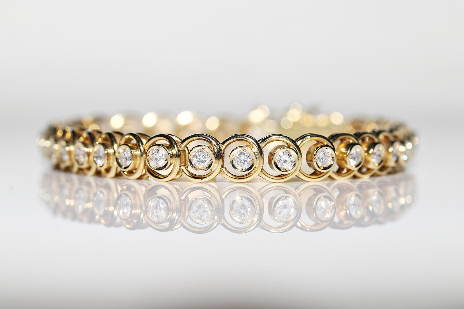 Bracciale decorato con diamanti naturali in oro 18k CIRCA 1980 in vendita 2