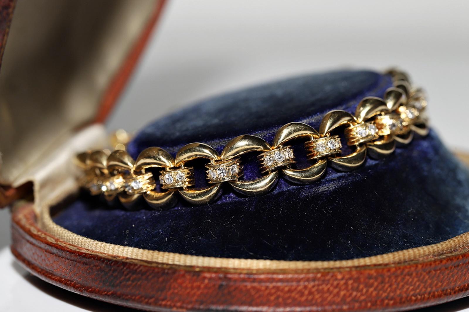 Vintage Circa 1980er Jahre 18k Gold Natürliches Diamant-Dekoriertes Vintage-Armband im Angebot 2