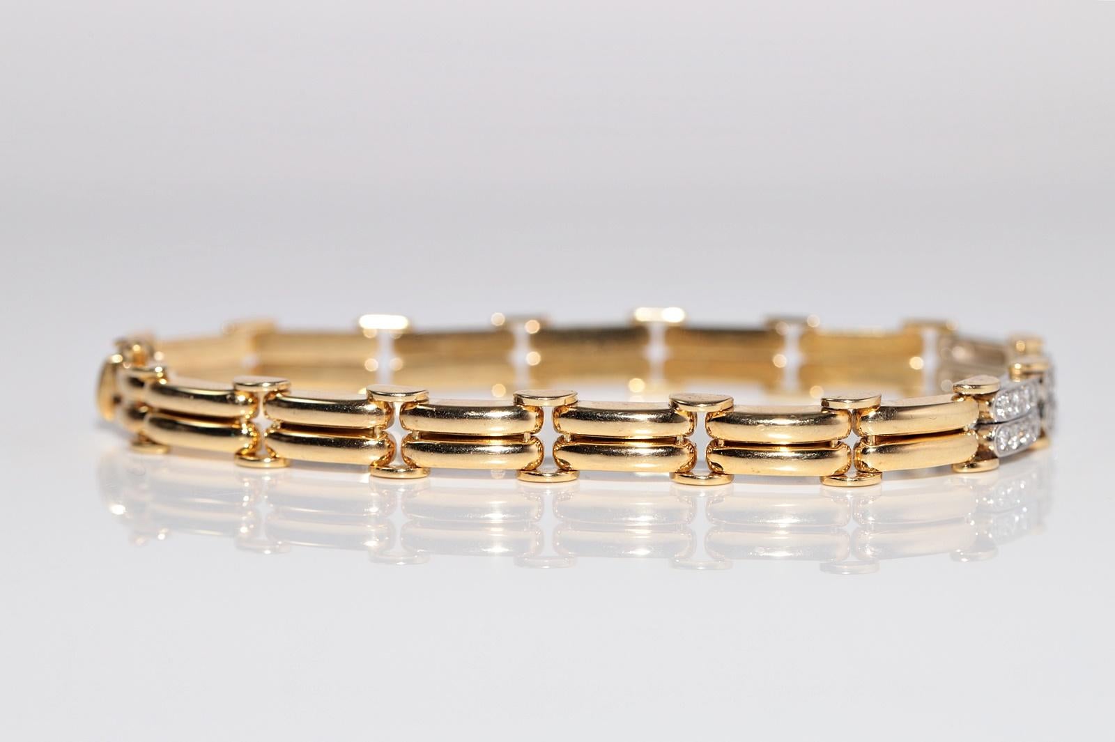 Vintage Circa 1980er Jahre 18k Gold Natürliches Diamant-Dekoriertes Vintage-Armband im Angebot 3