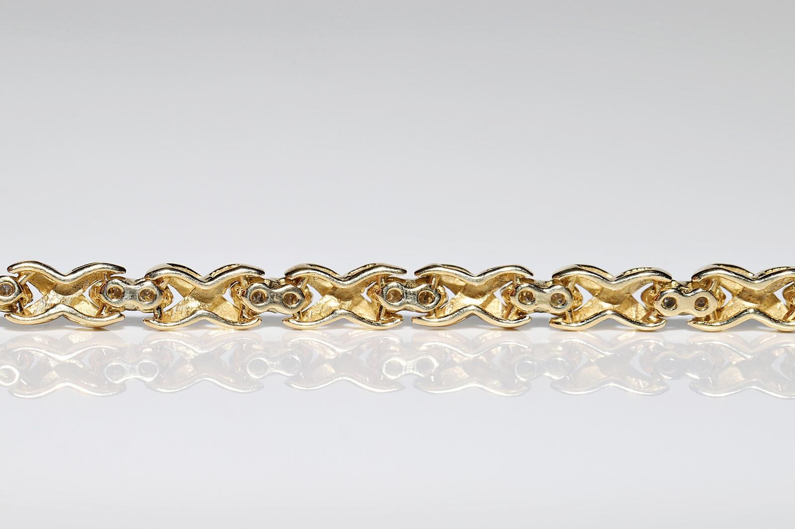 Vintage Circa 1980er Jahre 18k Gold Natürliches Diamant-Dekoriertes Vintage-Armband im Angebot 3