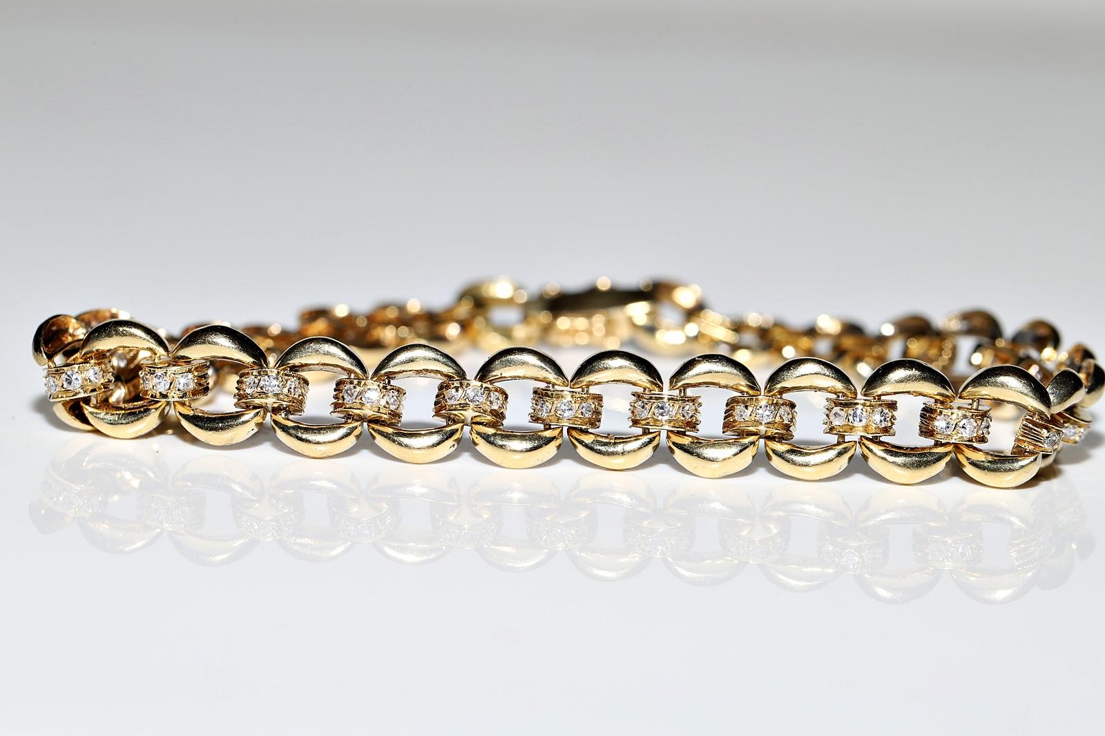 Vintage Circa 1980er Jahre 18k Gold Natürliches Diamant-Dekoriertes Vintage-Armband im Angebot 3