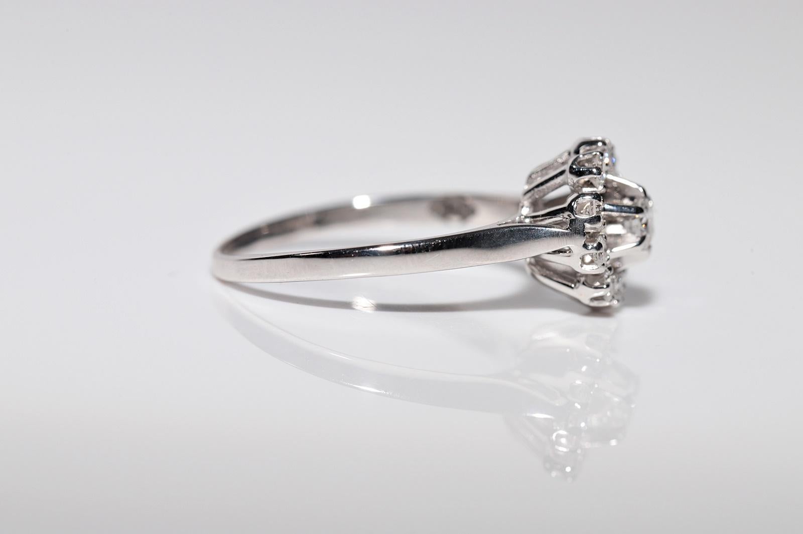 Vintage Circa 1980s 18k Gold Natural Diamond Decorated Cocktail Ring For Sale 4