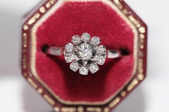 Vintage Circa 1980 Gold 18k Natural Diamond Decorated Cocktail Ring (Bague de cocktail en or 18k décorée de diamants naturels)