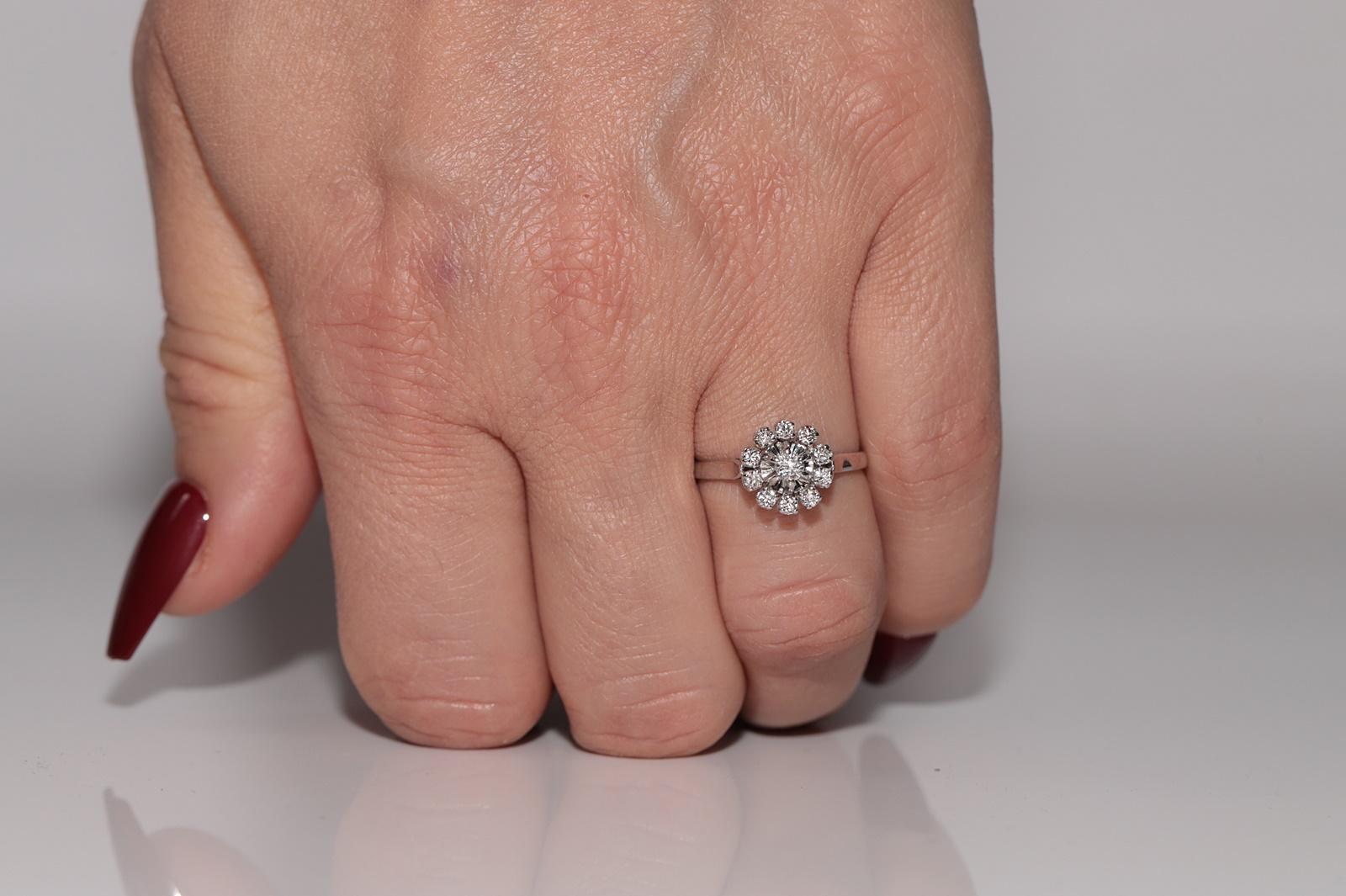 Taglio brillante Anello da cocktail decorato con diamanti naturali in oro 18k CIRCA 1980 in vendita