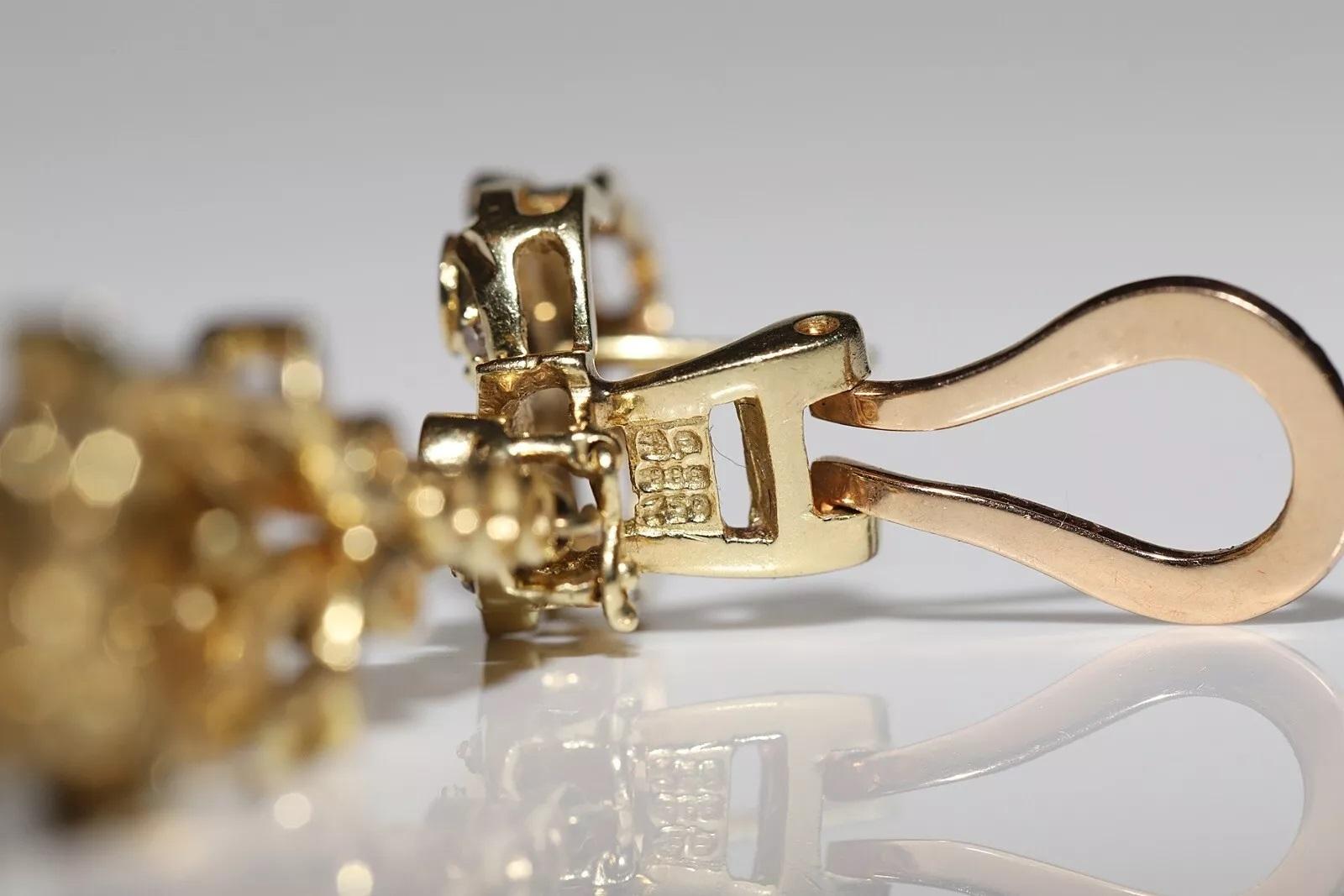 Retro Vintage Circa 1980s 18k Gold Natural Diamond Decorated Drop Earring For Sale