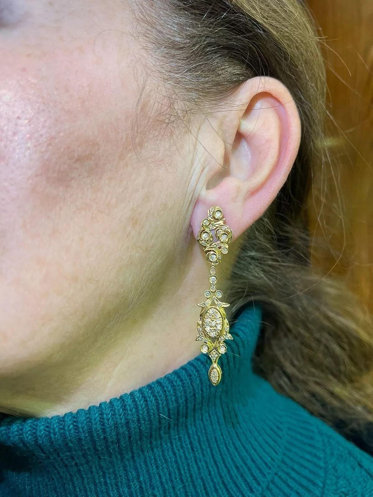 Vintage Circa 1980s 18k Gold Natural Diamond Decorated Drop Earring For Sale 3