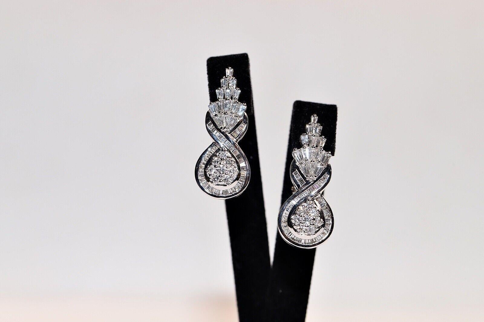 Vintage Circa 1980 Boucles d'oreilles en or 18k ornées de diamants naturels  en vente 7