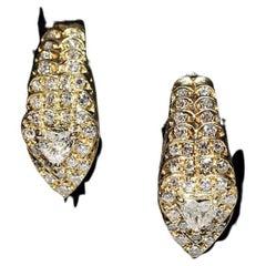 Vintage Circa 1980 Boucles d'oreilles en or 18k ornées de diamants naturels