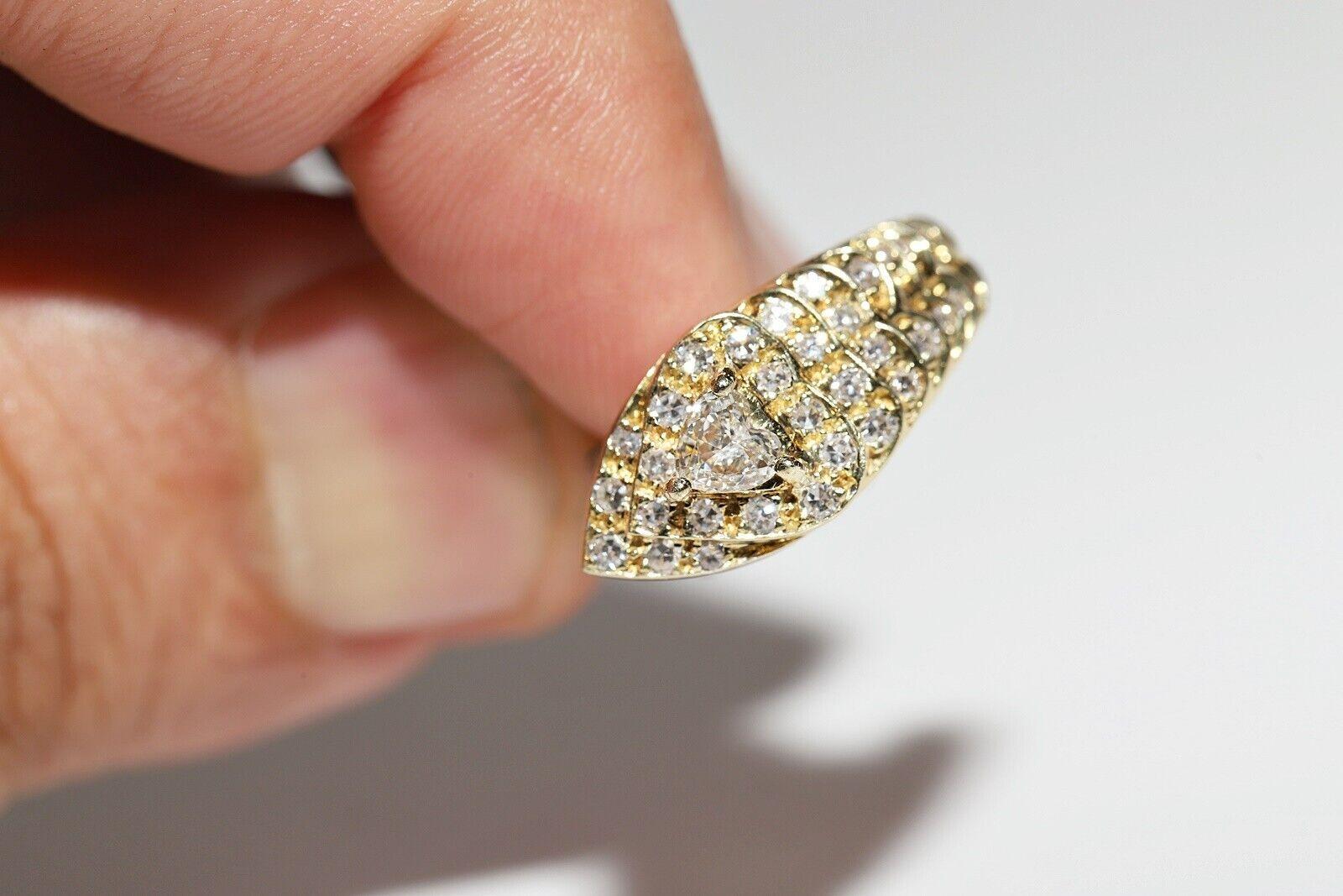 Vintage Circa 1980er Jahre 18k Gold Natürlicher Diamant-Ohrring mit Dekoration (Retro) im Angebot