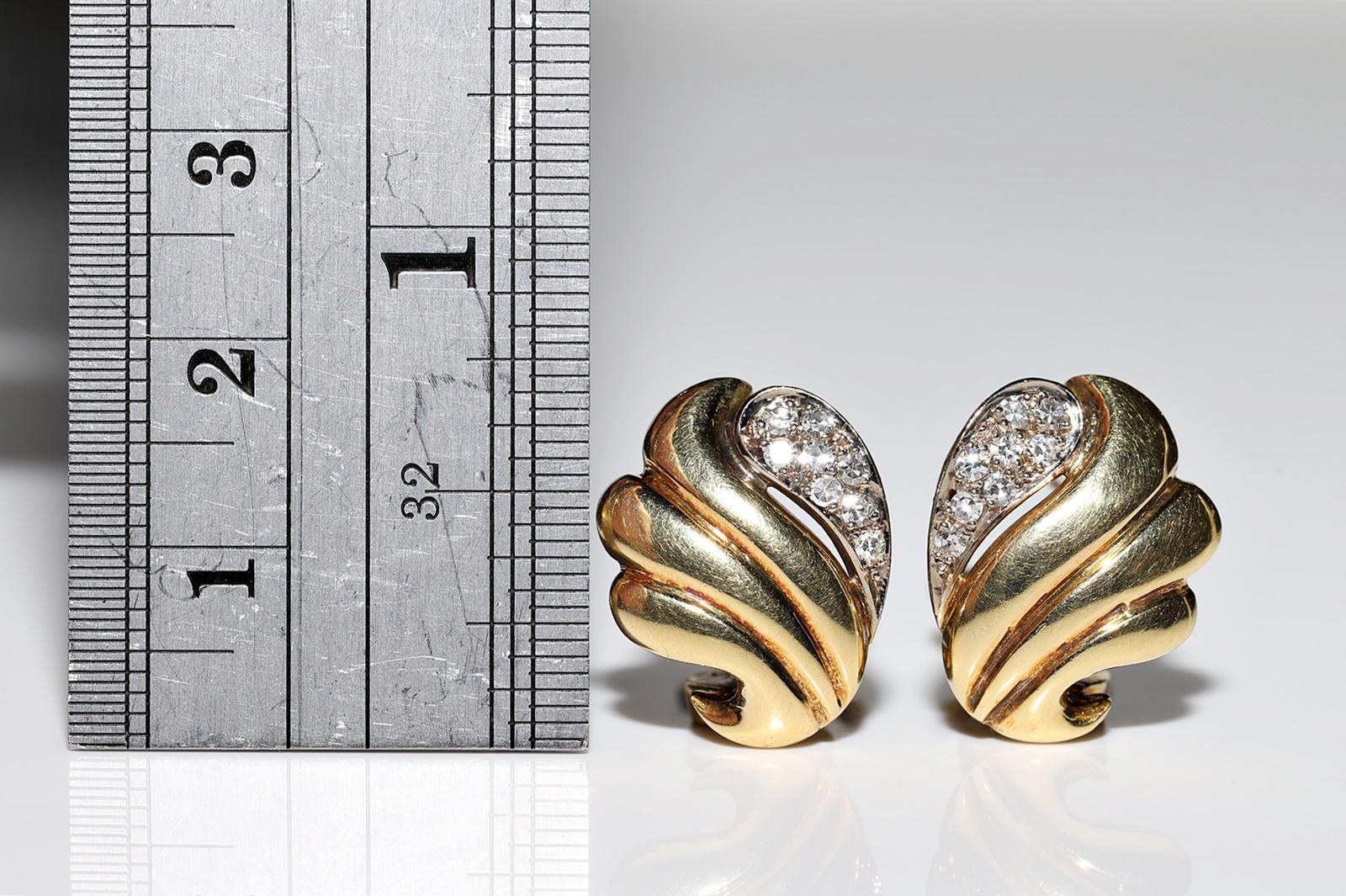Vintage Circa 1980er Jahre 18k Gold Natürlicher Diamant-Ohrring mit Dekoration (Retro) im Angebot