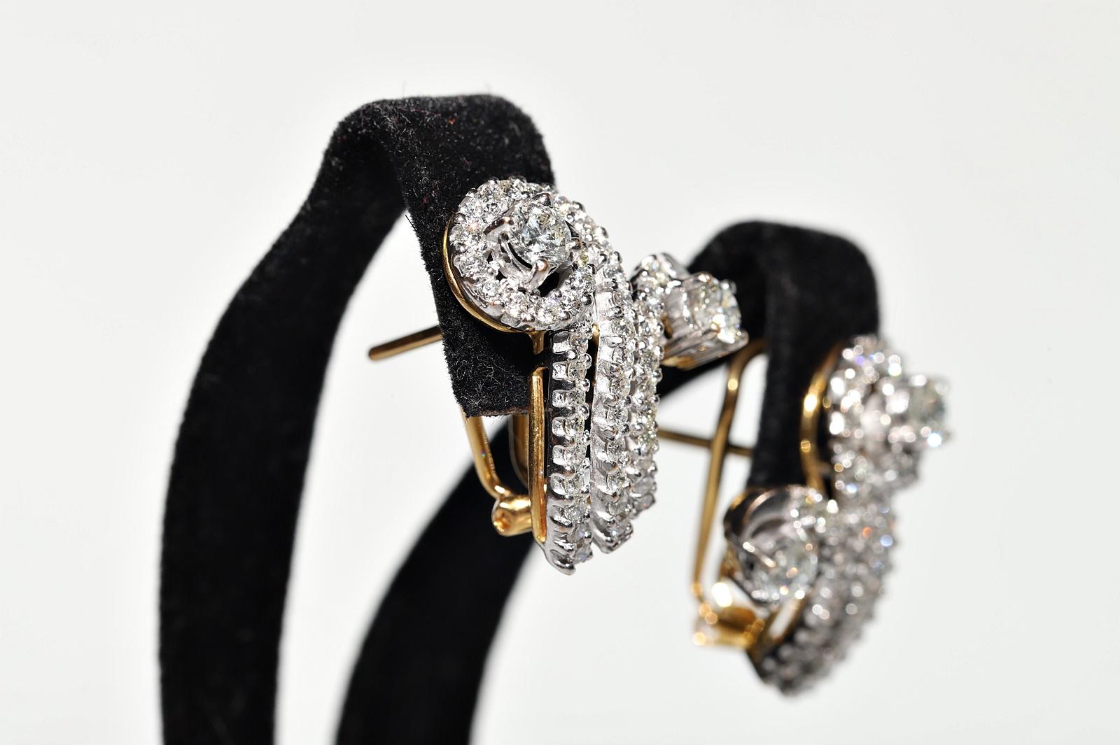 Brilliant Cut Vintage Circa 1980s 18k Gold Natural Diamond Decorated Earring For Sale