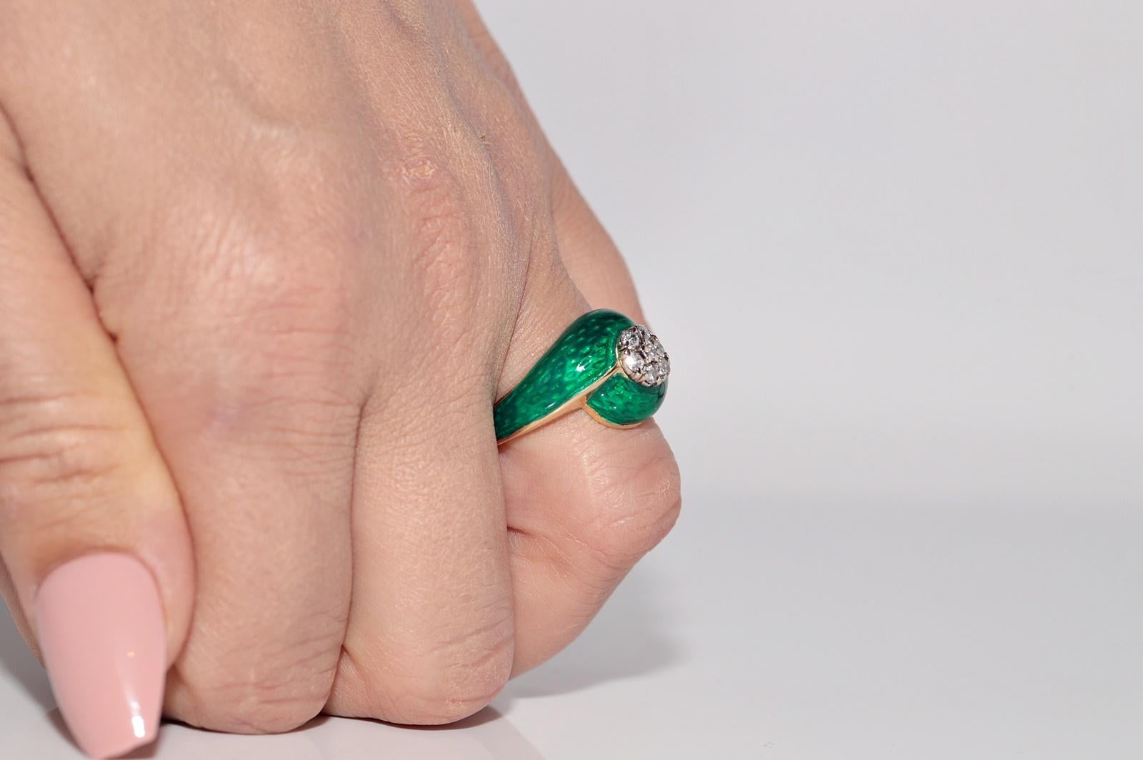 Vintage Circa 1980er Jahre 18k Gold Natürlicher Diamant Dekorierter Emaille-Ring im Angebot 12