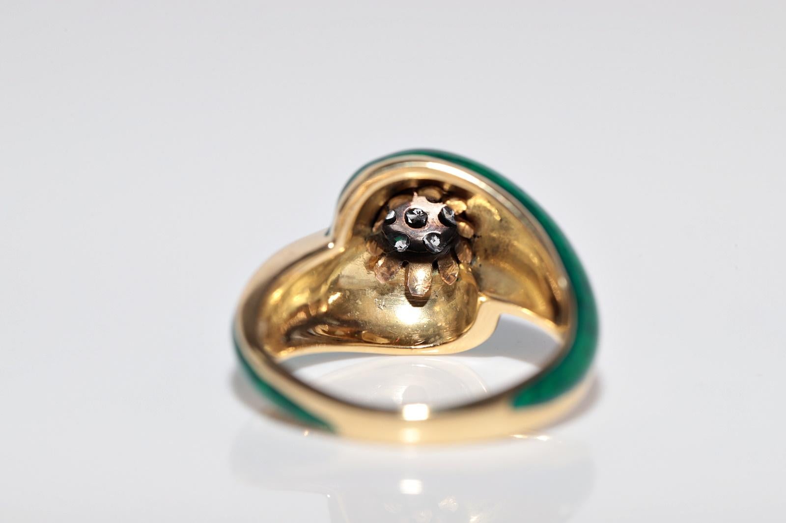 Vintage Circa 1980er Jahre 18k Gold Natürlicher Diamant Dekorierter Emaille-Ring im Angebot 2