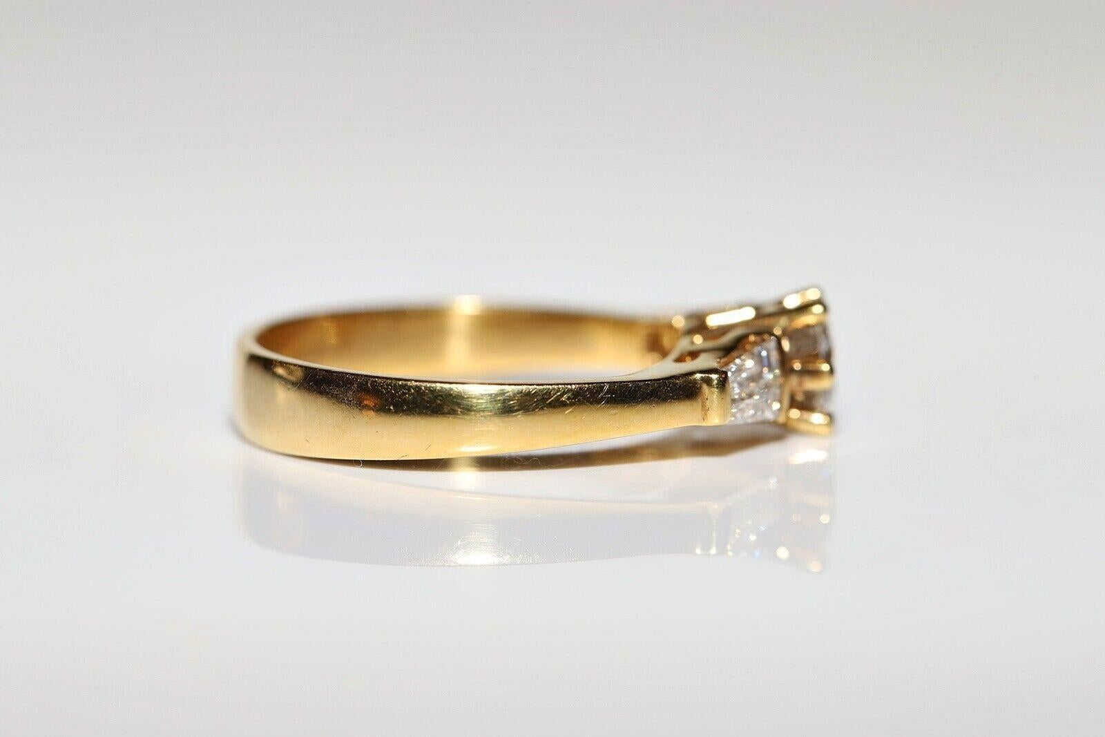 In sehr gutem Zustand.
Das Gesamtgewicht beträgt 4.4 Gramm.
Diamant in der Mitte etwa 0,50 Karat.
Insgesamt ist Diamant 0,80 Karat.
Der Diamant ist G-H Farbe und vs-s1.
Ringgröße ist US 6.5
Wir können jede Größe herstellen.
Die Box ist nicht