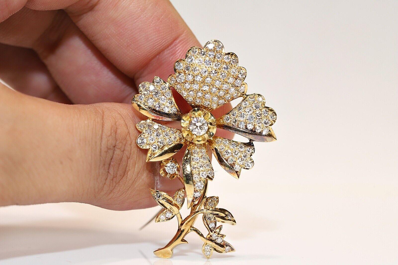Taille brillant Vintage Circa 1980 Or 18k Diamant Naturel Broche Fleurs Décorées en vente