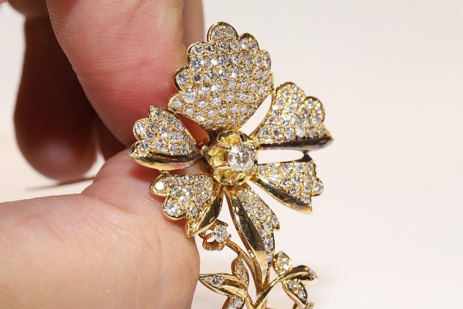Vintage Circa 1980s 18k Gold Natural Diamond Decorated Flowers Brooch In Good Condition For Sale In Fatih/İstanbul, 34