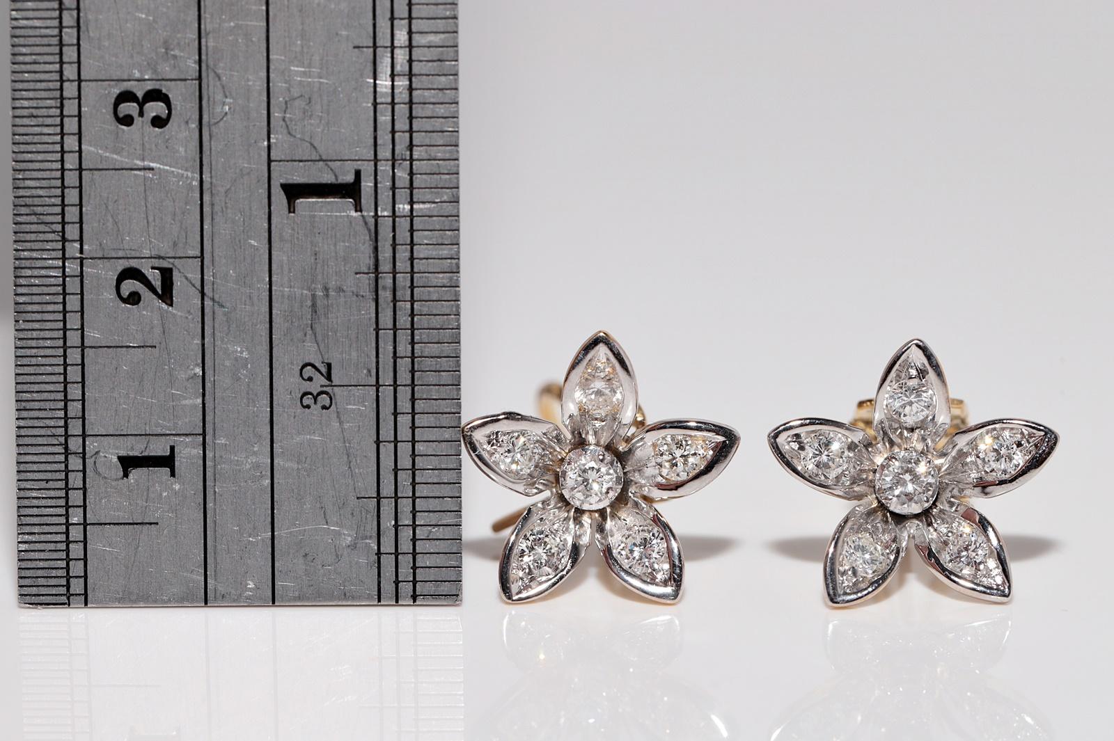 Vintage Circa 1980er Jahre Ohrring aus 18 Karat Gold mit natürlichen Diamanten und verzierten Blumen im Angebot 8