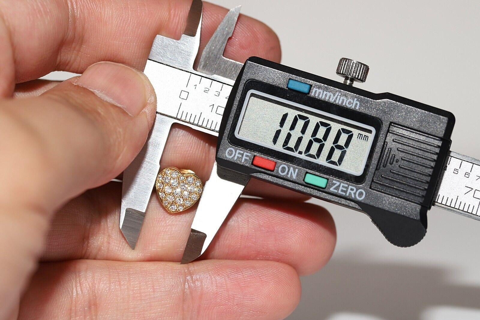 Vintage Circa 1980er Jahre 18k Gold Natürlicher Diamant Dekorierter Herz-Ohrring im Angebot 3