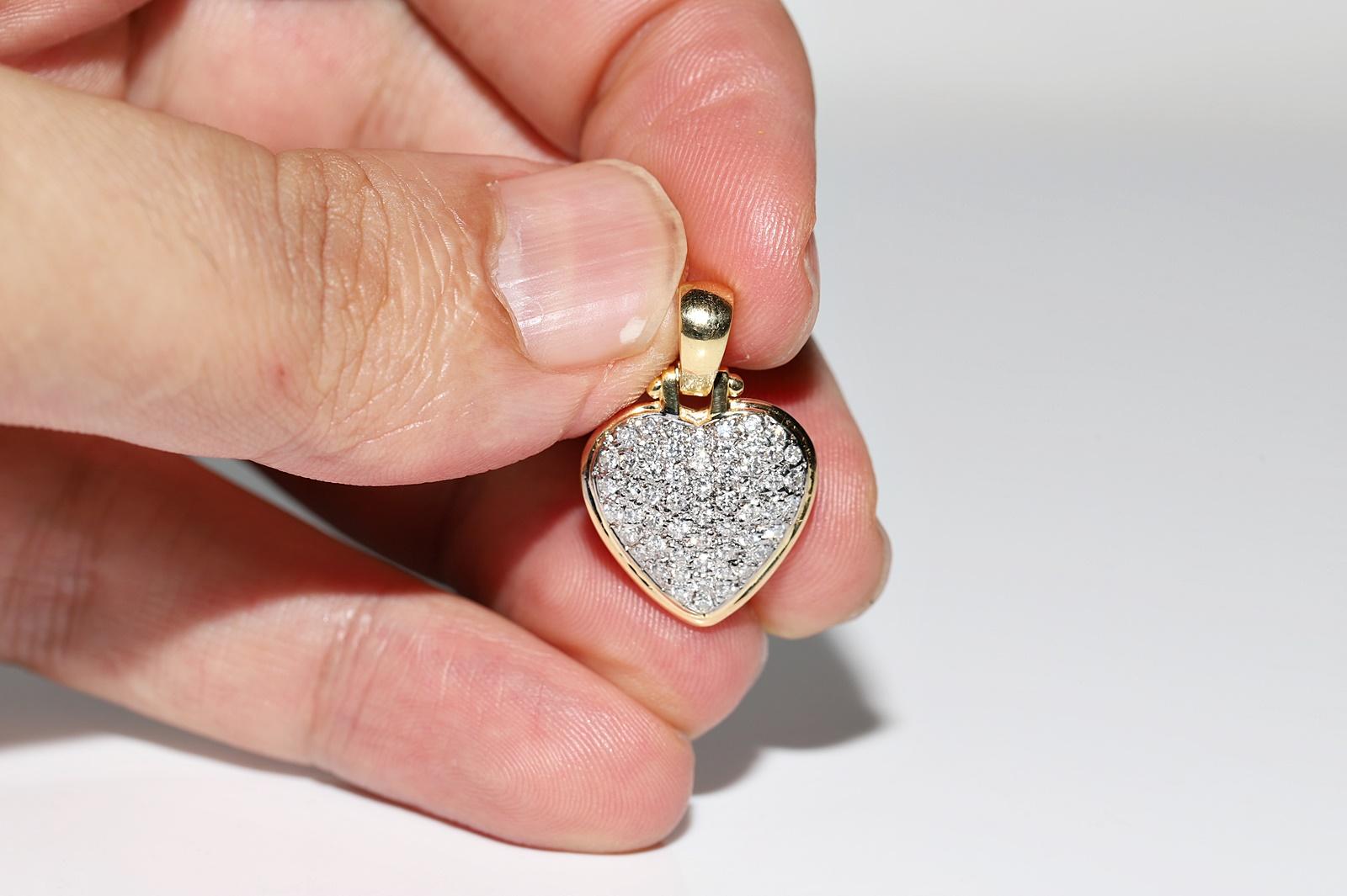 Vintage Circa 1980s 18k Gold Natural Diamond Decorated Heart Pendant For Sale 4