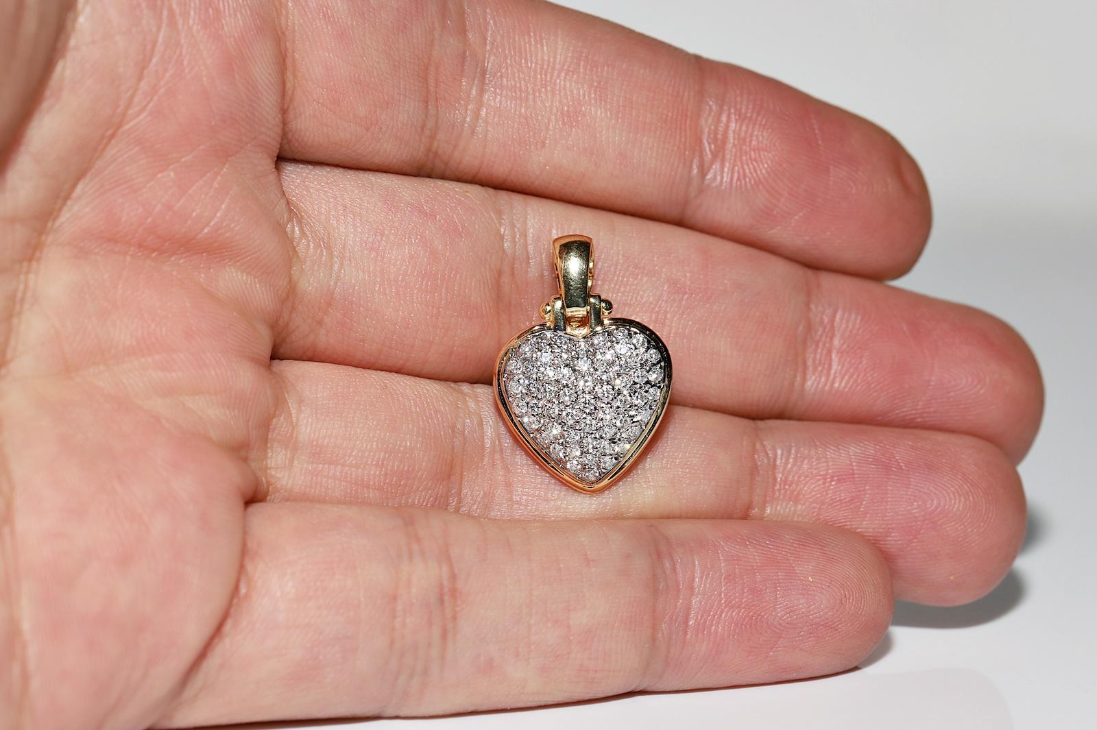 Vintage Circa 1980s 18k Gold Natural Diamond Decorated Heart Pendant For Sale 1