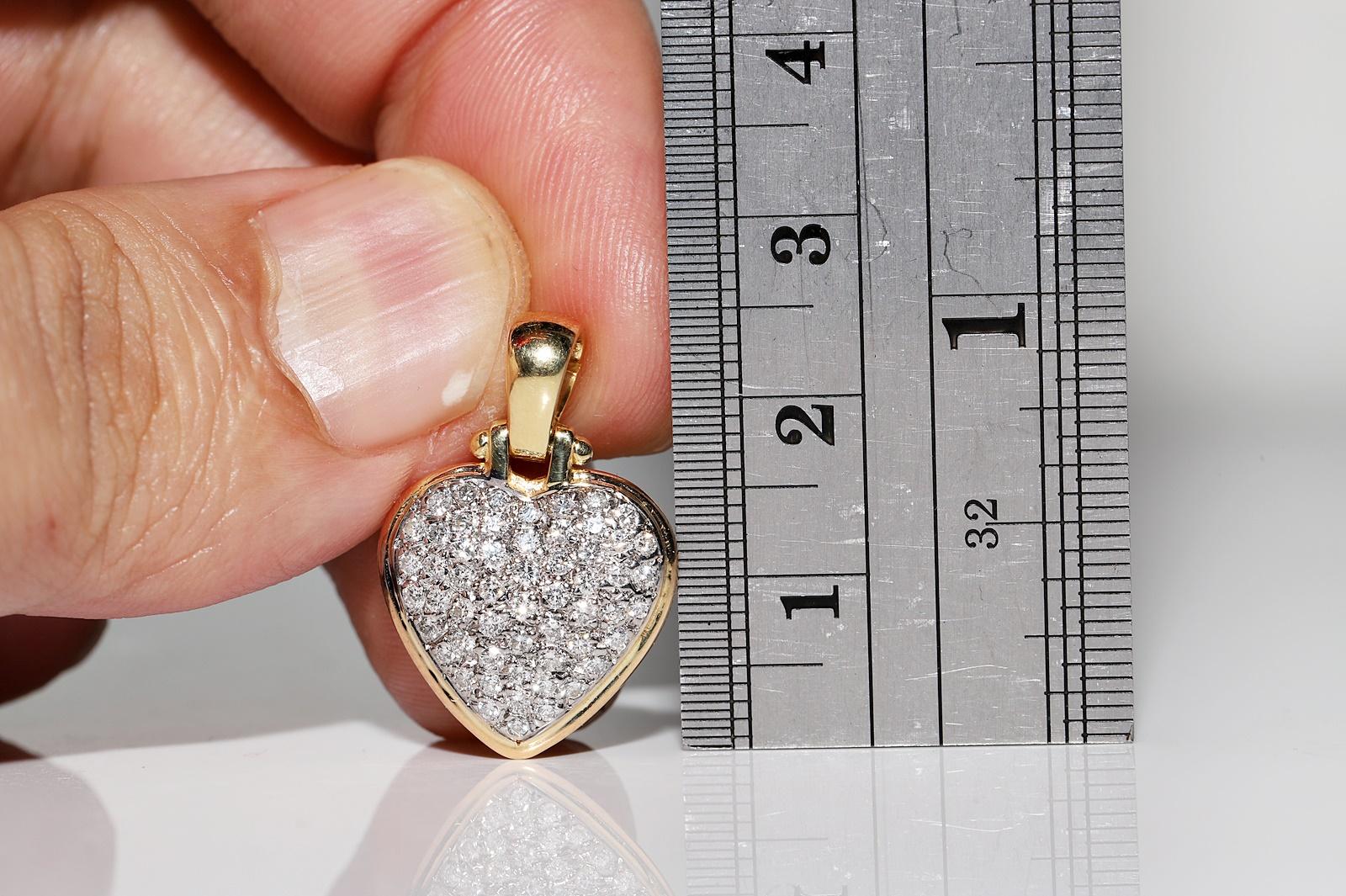 Vintage Circa 1980s 18k Gold Natural Diamond Decorated Heart Pendant For Sale 2