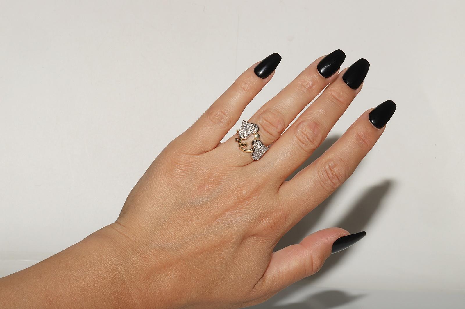 In sehr gutem Zustand.
Das Gesamtgewicht betr�ägt 4.4 Gramm.
Insgesamt ist Diamant 1,07 ct.
Der Diamant hat die Farbe G-H-I und die Reinheit s1-s2-s3.
Ringgröße ist US 6
Wir können jede Größe herstellen.
Die Box ist nicht enthalten.
Bitte