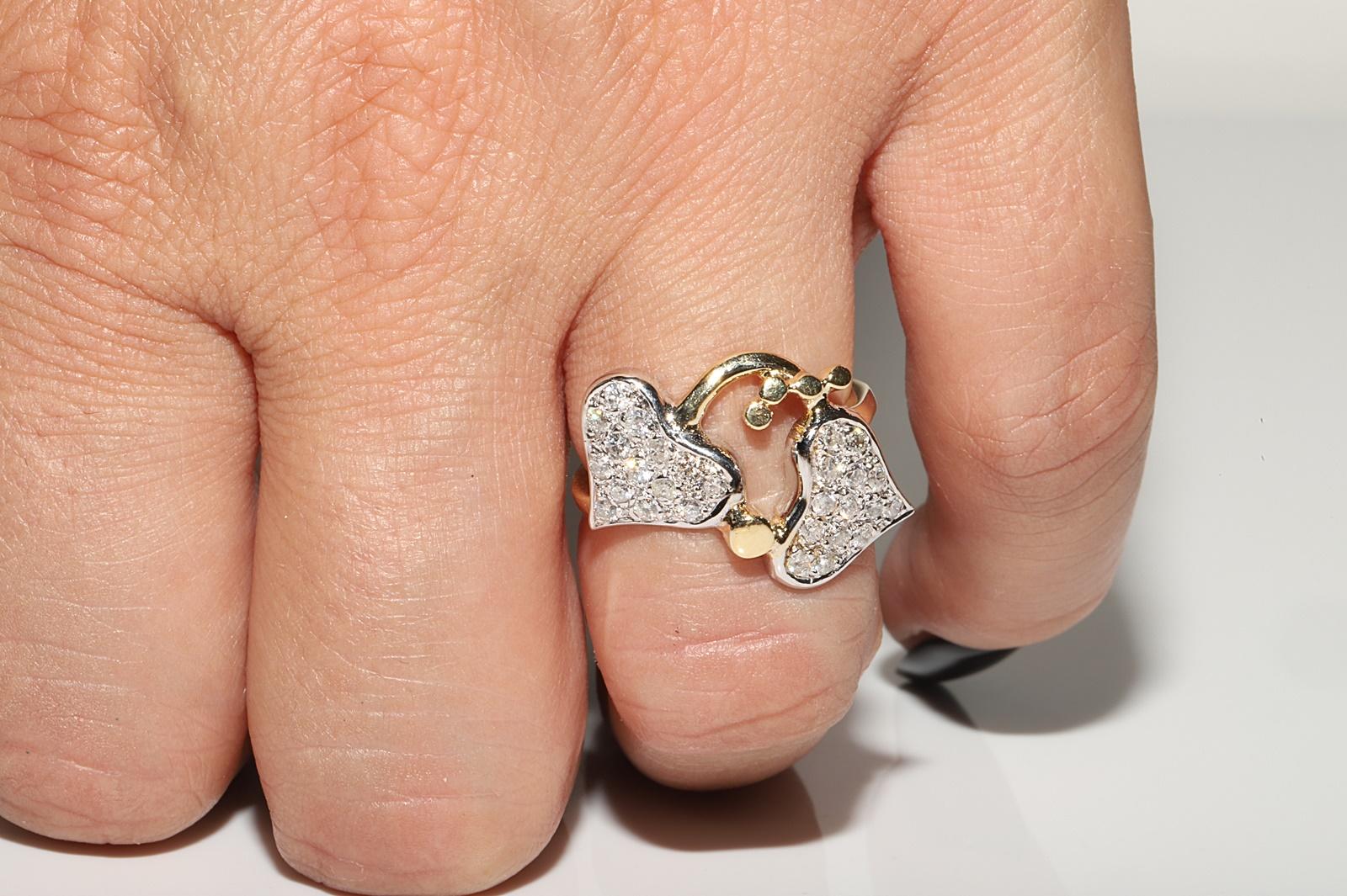 Vintage Circa 1980er Jahre 18k Gold Natürlicher Diamant Dekorierter Herzring (Brillantschliff) im Angebot