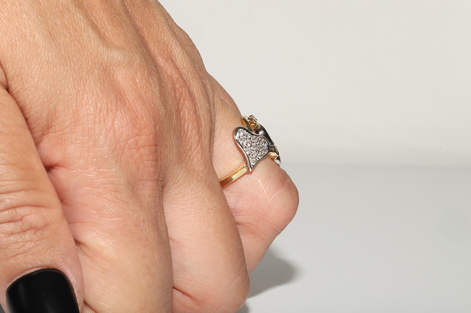 Vintage Circa 1980er Jahre 18k Gold Natürlicher Diamant Dekorierter Herzring im Zustand „Gut“ im Angebot in Fatih/İstanbul, 34