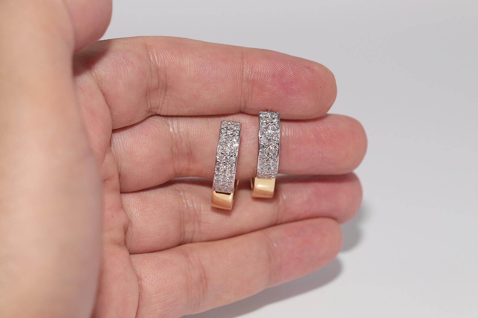 Vintage Circa 1980er Jahre 18k Gold Natürlicher Diamant Dekorierter Creolen-Ohrring im Angebot 5