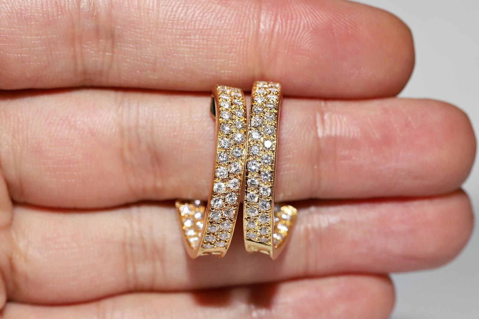 Vintage Circa 1980s 18k Gold Natural Diamond Decorated Hoop Earring  For Sale 10