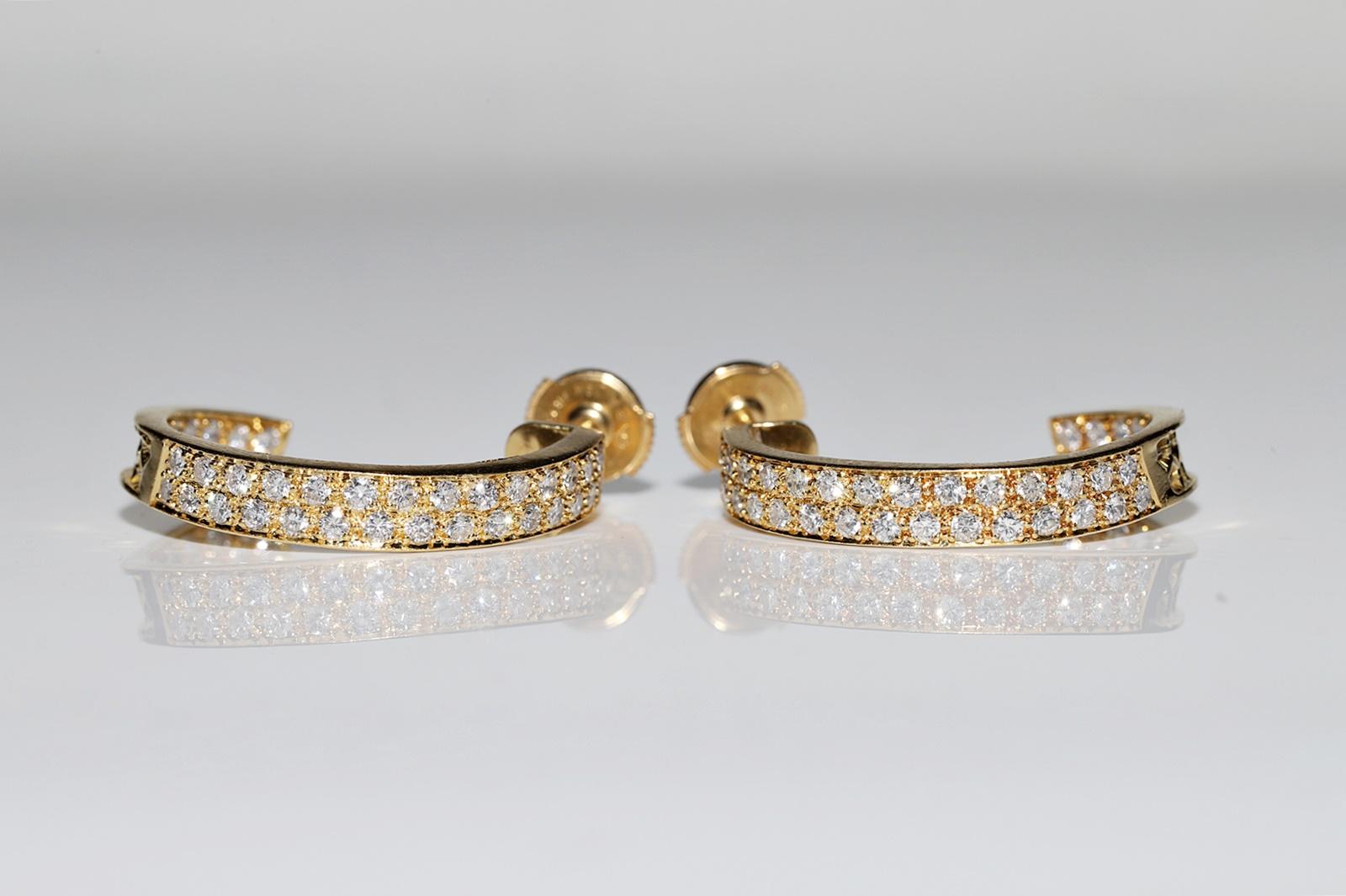 Vintage Circa 1980s 18k Gold Natural Diamond Decorated Hoop Earring  In Good Condition For Sale In Fatih/İstanbul, 34