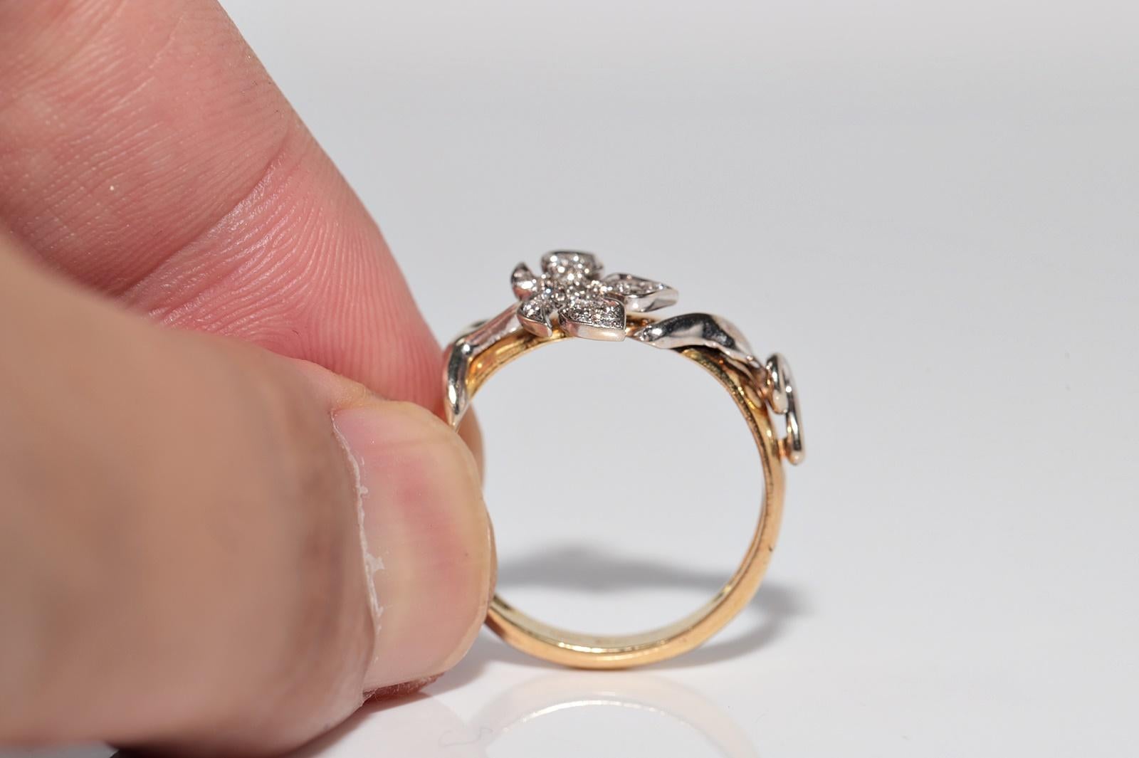 Vintage CIRCA 1980s 18k Gold Natürlicher Diamant Verziertes Blatt Design Ring im Angebot 5