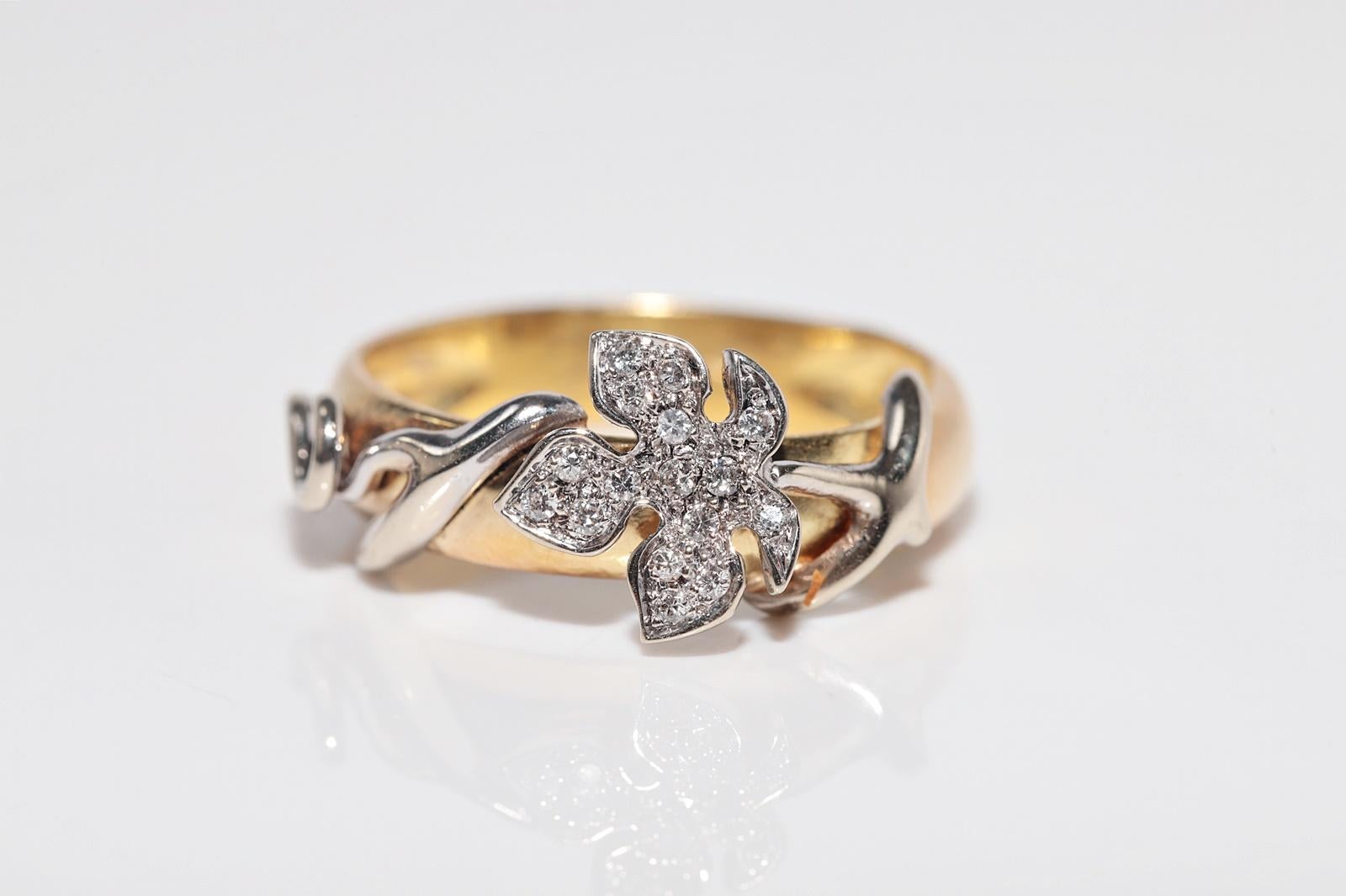 Vintage CIRCA 1980s 18k Gold Natürlicher Diamant Verziertes Blatt Design Ring im Angebot 6