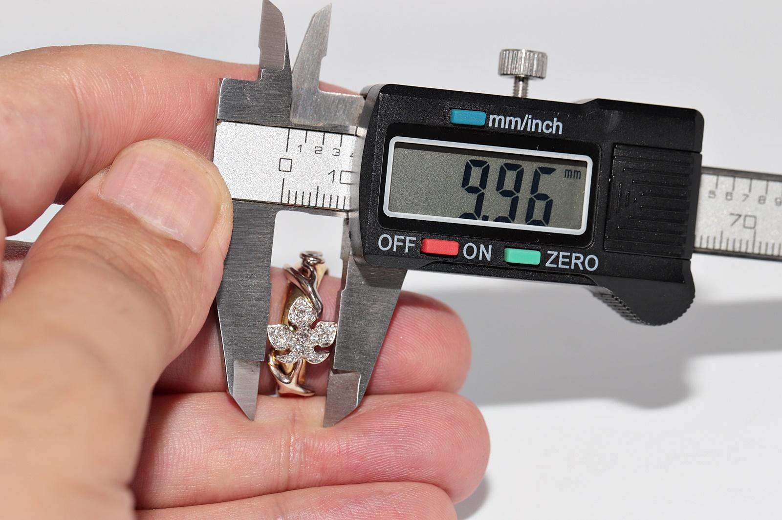 Vintage CIRCA 1980s 18k Gold Natürlicher Diamant Verziertes Blatt Design Ring im Angebot 11