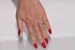 Vintage Circa 1980s 18k Gold Natural Diamond Decorated Leaf Design Ring