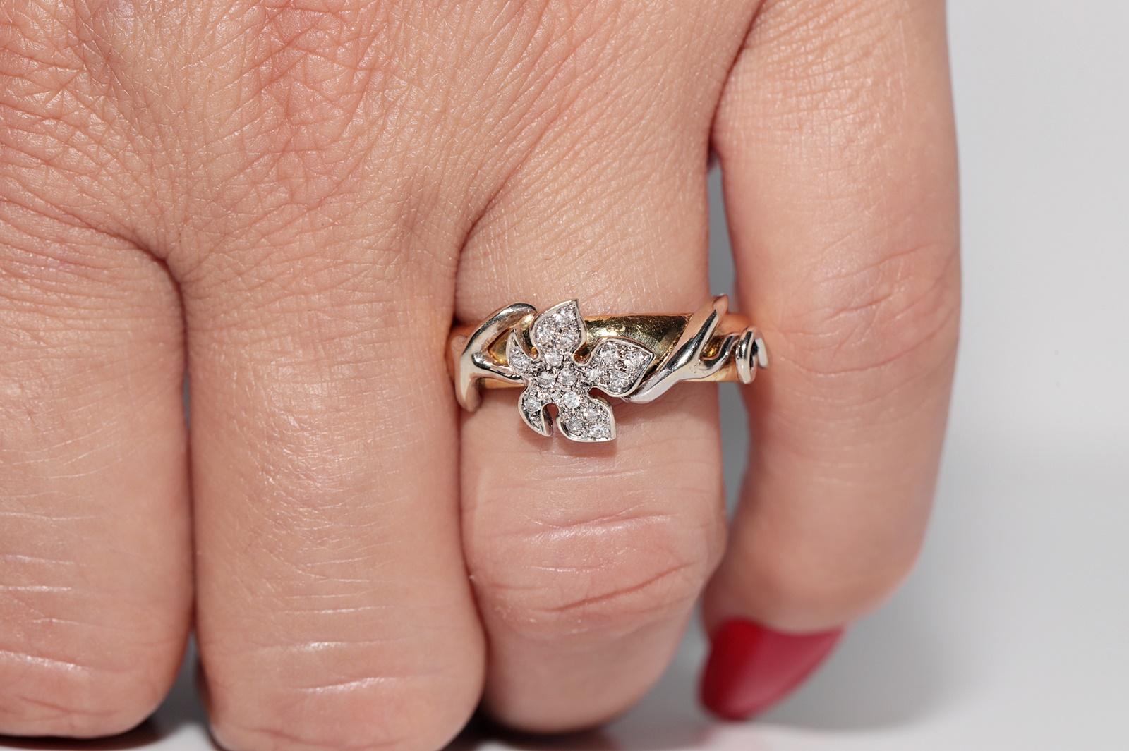 Vintage CIRCA 1980s 18k Gold Natürlicher Diamant Verziertes Blatt Design Ring (Brillantschliff) im Angebot