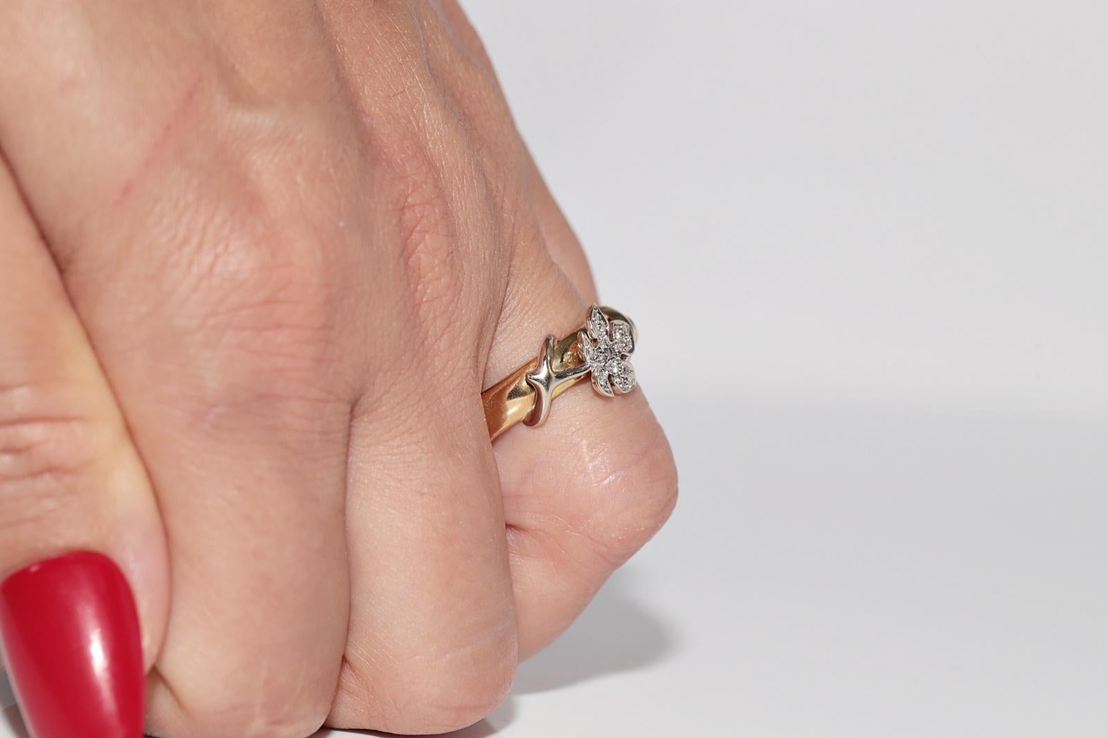 Vintage CIRCA 1980s 18k Gold Natürlicher Diamant Verziertes Blatt Design Ring im Zustand „Gut“ im Angebot in Fatih/İstanbul, 34