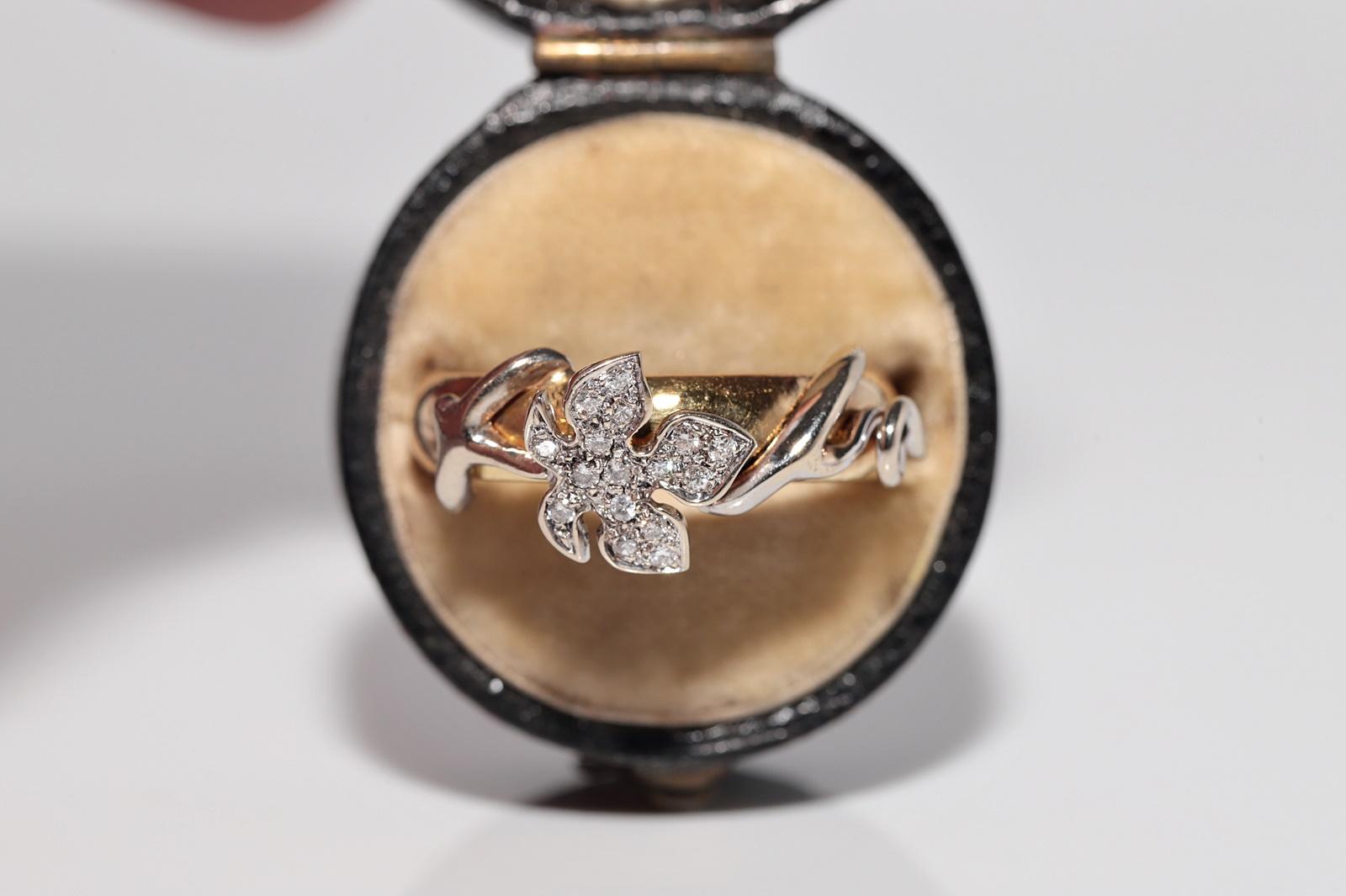 Vintage CIRCA 1980s 18k Gold Natürlicher Diamant Verziertes Blatt Design Ring Damen im Angebot