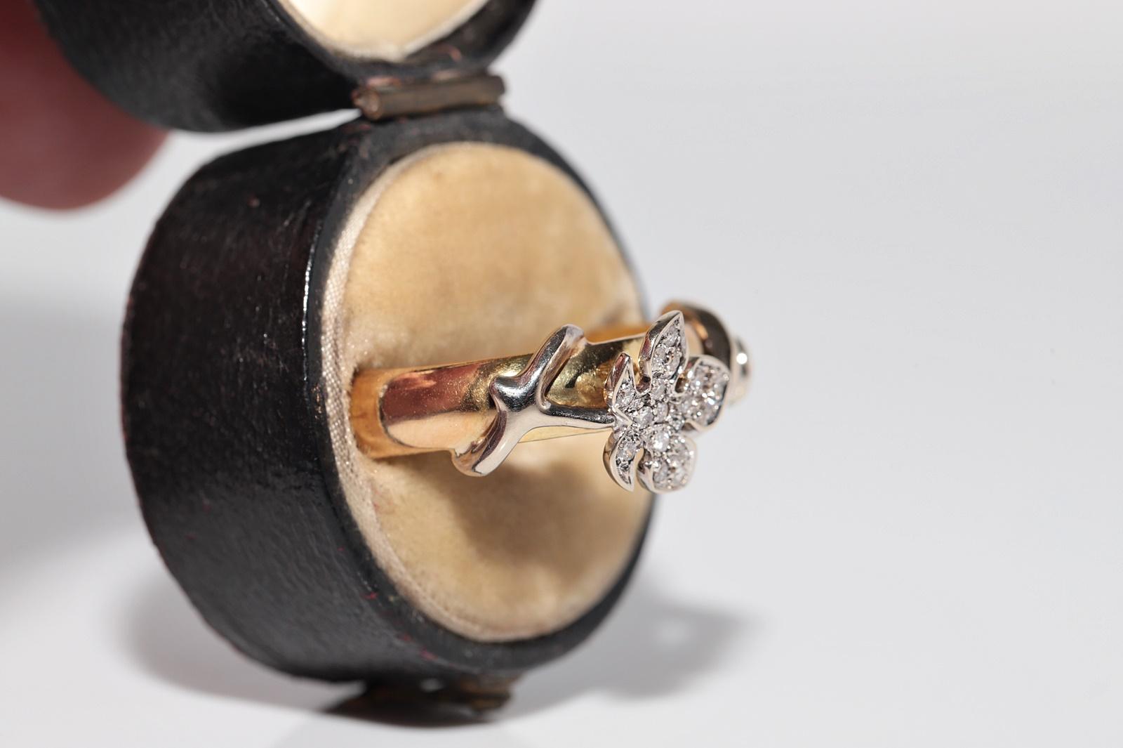 Vintage CIRCA 1980s 18k Gold Natürlicher Diamant Verziertes Blatt Design Ring im Angebot 1