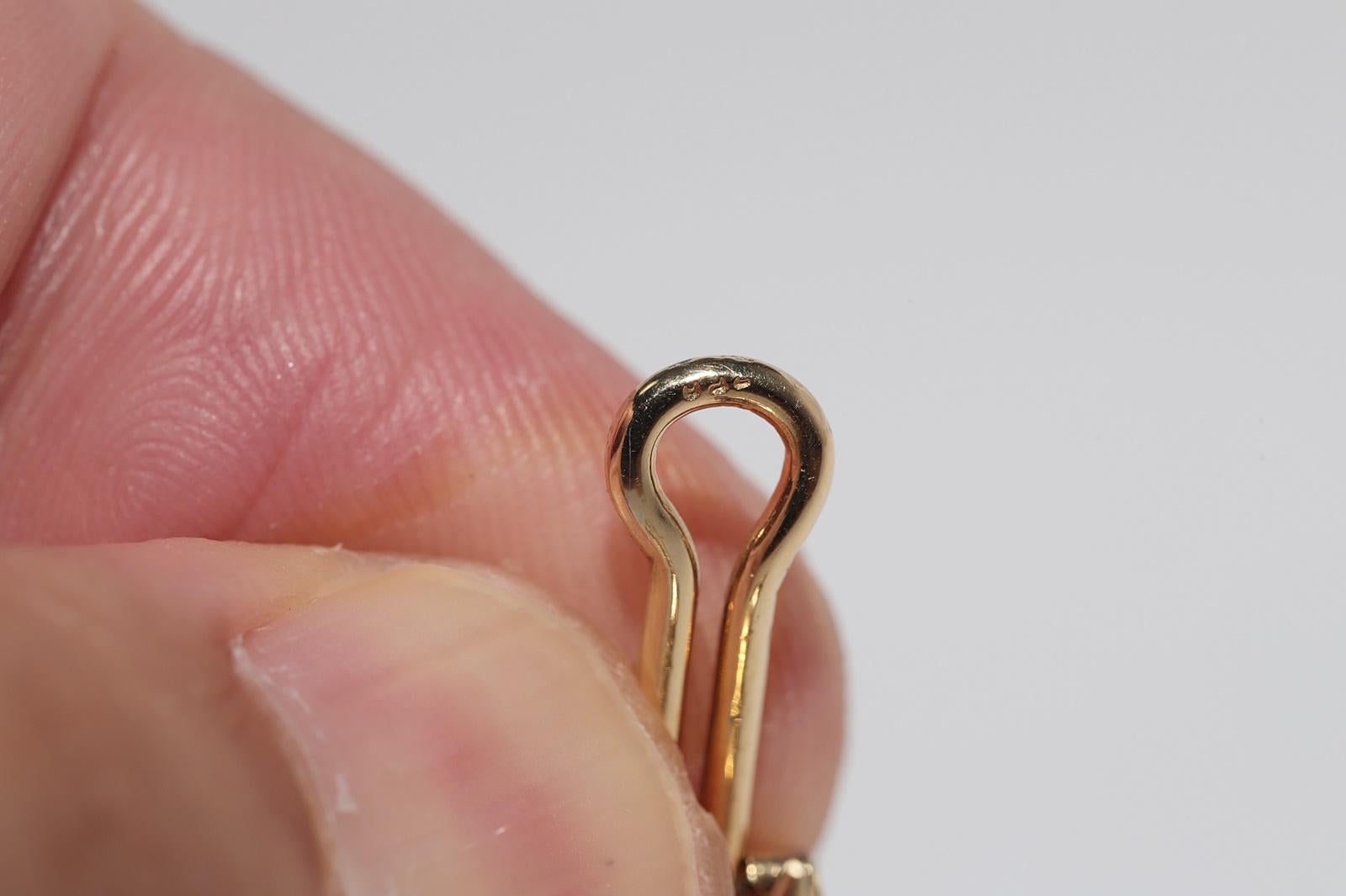 Vintage CIRCA 1980er Jahre 18k Gold natürlichen Diamanten verziert Omega zurück Ohrring im Angebot 5