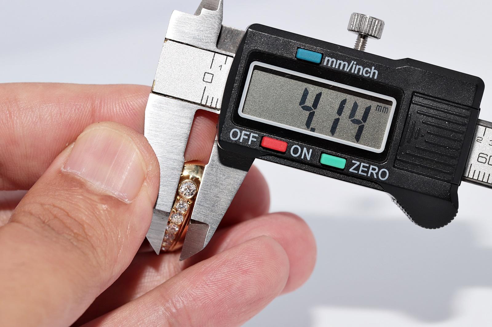 Vintage CIRCA 1980er Jahre 18k Gold natürlichen Diamanten verziert Omega zurück Ohrring im Angebot 8