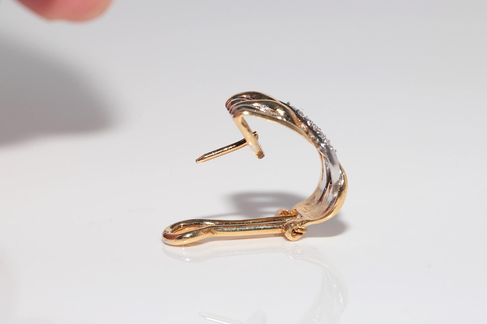 Vintage CIRCA 1980er Jahre 18k Gold natürlichen Diamanten verziert Omega zurück Ohrring im Angebot 1