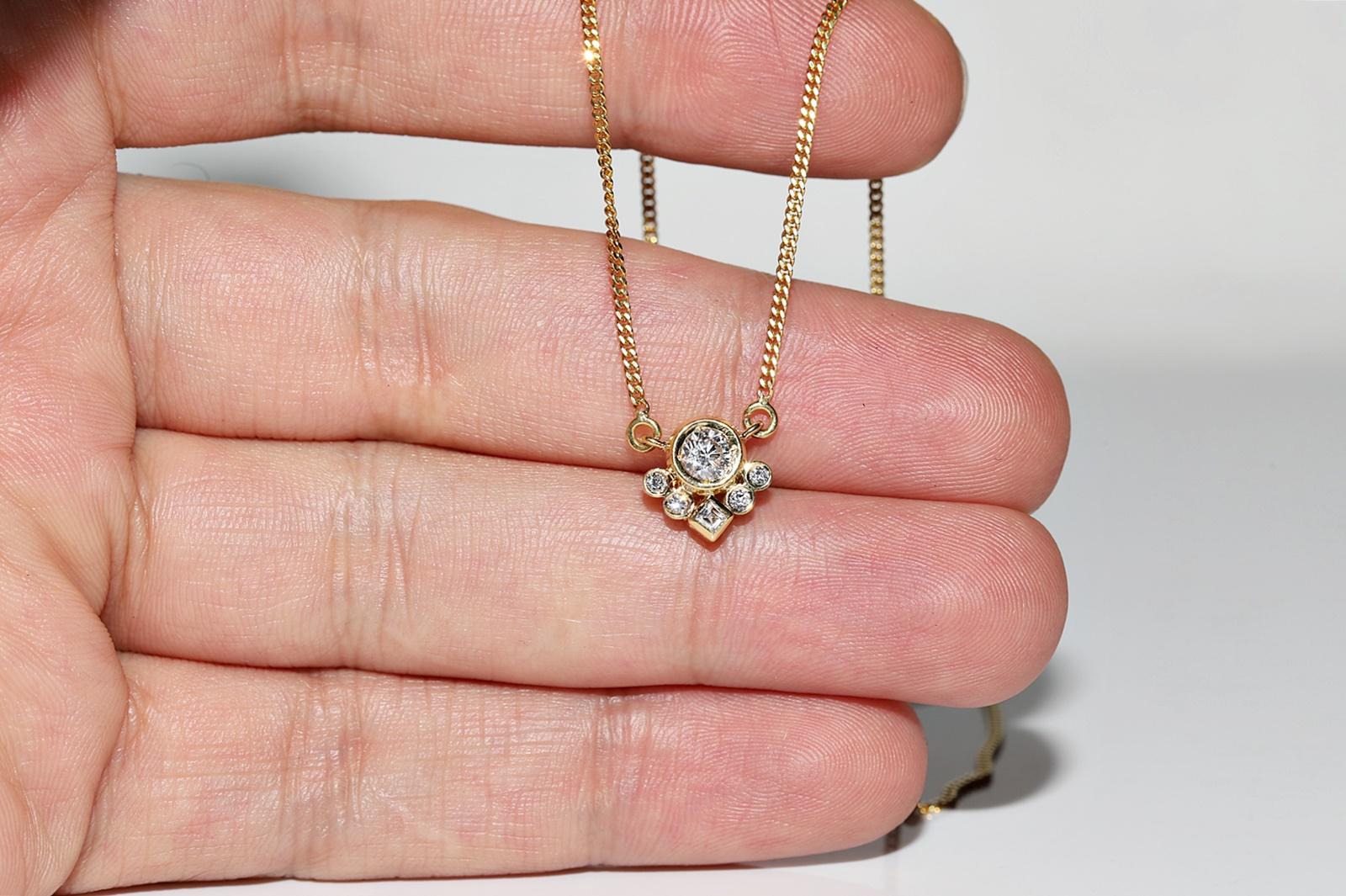 Women's Vintage Circa 1980s 18k Gold Natural Diamond Decorated Pendant Necklace For Sale