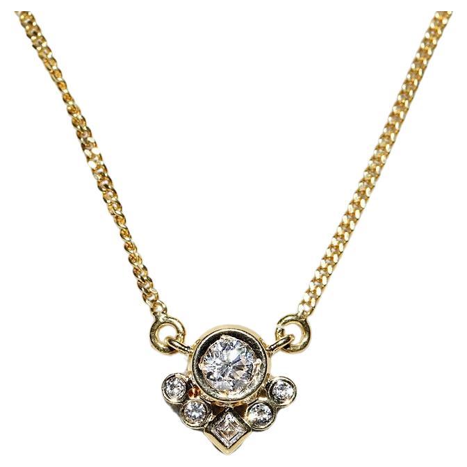 Vintage Circa 1980s 18k Gold Natural Diamond Decorated Pendant Necklace For Sale