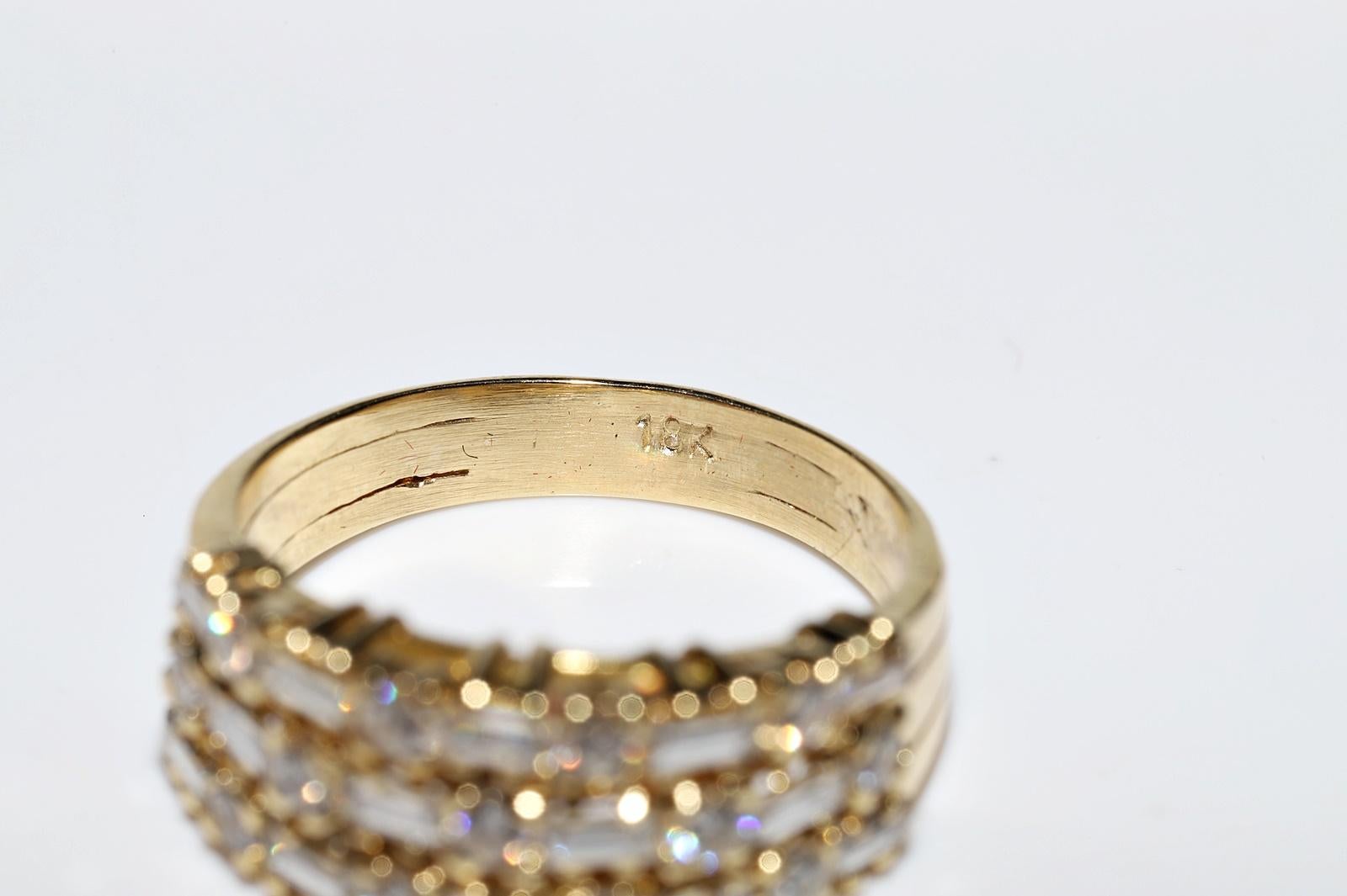 Vintage Circa 1980s 18k Gold Natural Diamond Decorated Pretty Ring For Sale 6