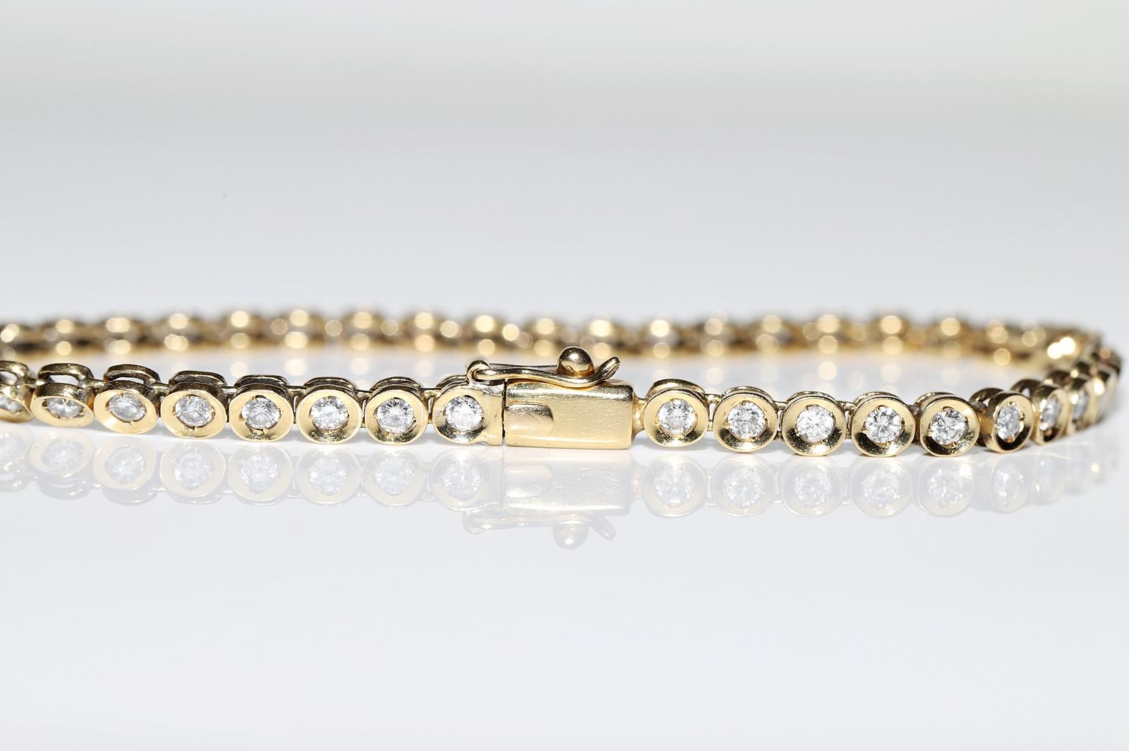 Vintage Circa 1980s 18k Gold Natural Diamond Decorated Pretty Waterway Bracelet For Sale 8
