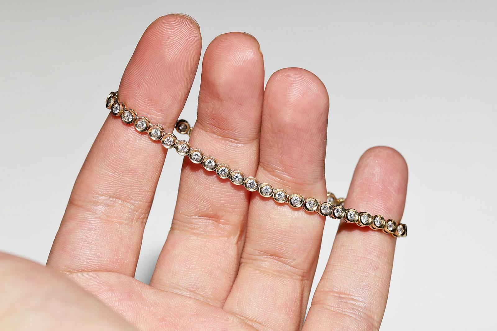 Vintage Circa 1980s 18k Gold Natural Diamond Decorated Pretty Waterway Bracelet For Sale 12