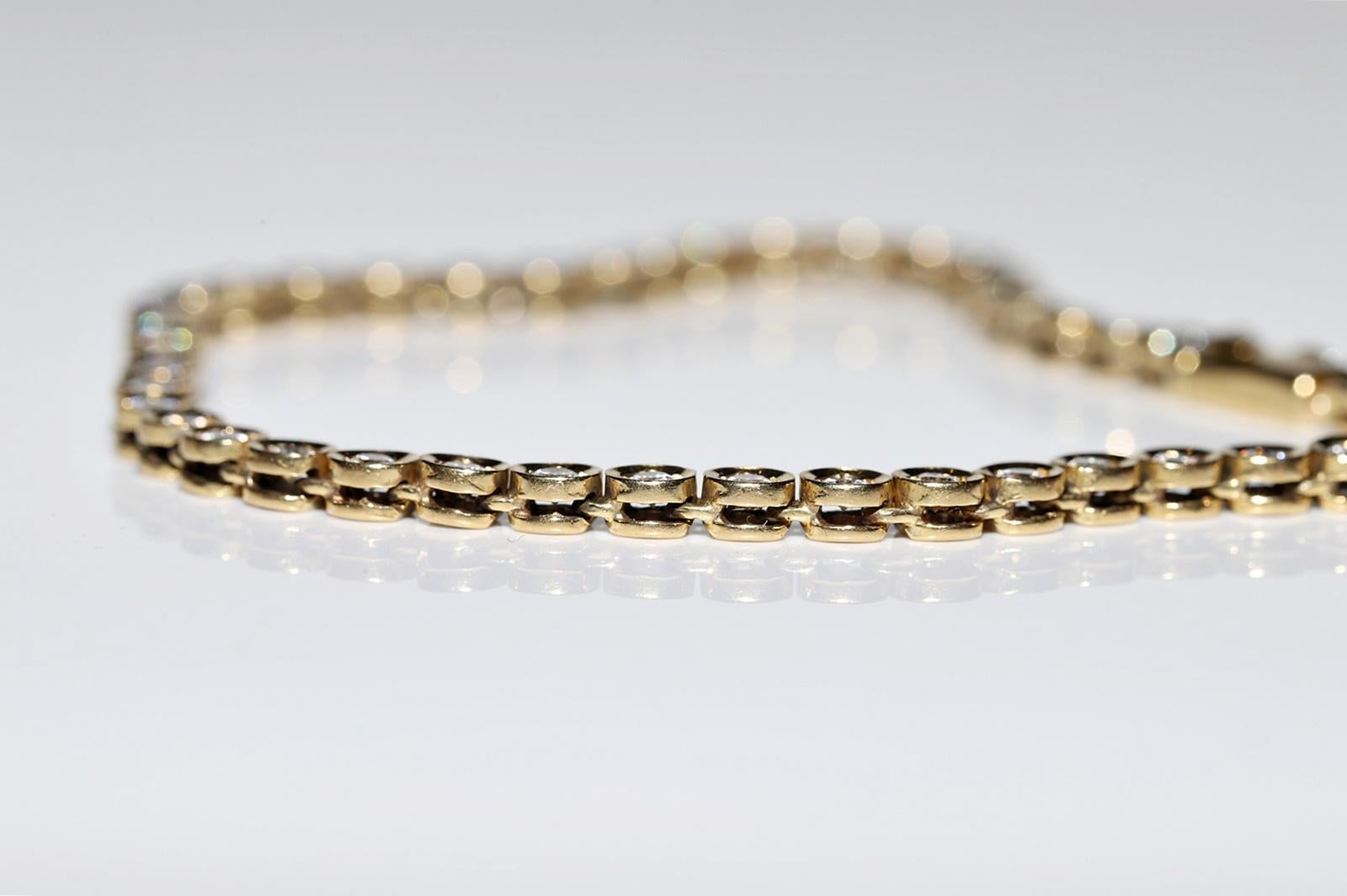 Vintage Circa 1980s 18k Gold Natural Diamond Decorated Pretty Waterway Bracelet For Sale 13