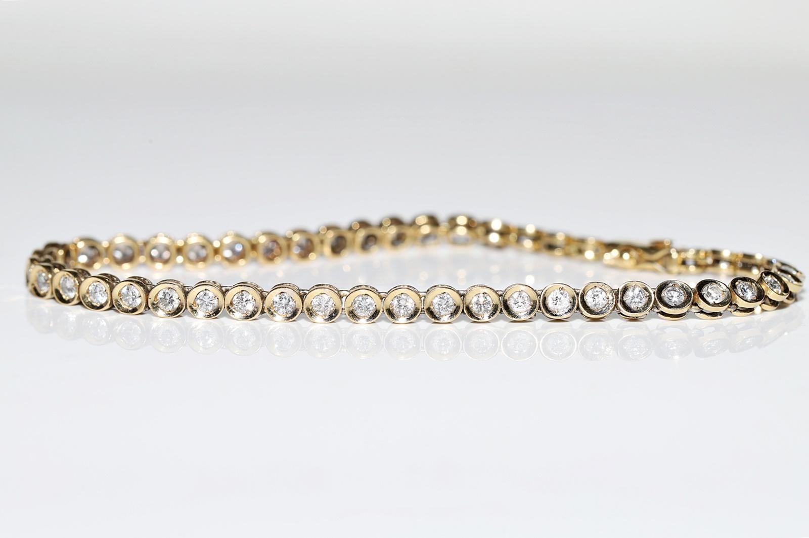 Vintage Circa 1980s 18k Gold Natural Diamond Decorated Pretty Waterway Bracelet For Sale 3